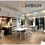 Arbium Classic ベッド・アンド・ブレックファスト 4*