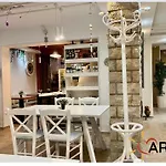Arbium Classic Bed & Breakfast 4*