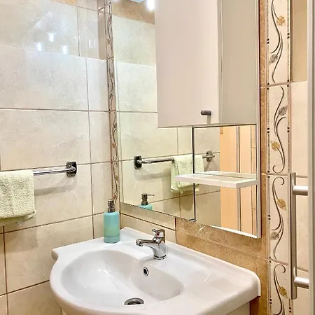 Arbium Classic לינה וארוחת בוקר 4*