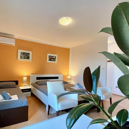 לינה וארוחת בוקר Arbium Classic Barbat na Rabu