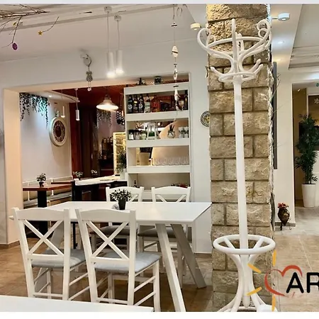 Arbium Classic Bed & Breakfast 4*